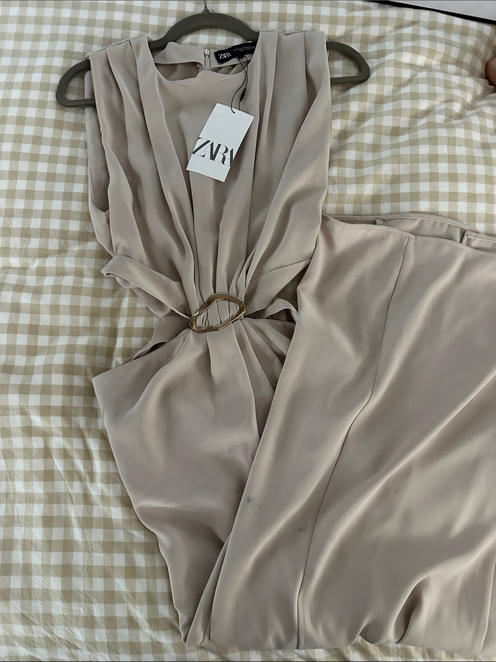 Zara Beige dress with Gold-Tone Buckle